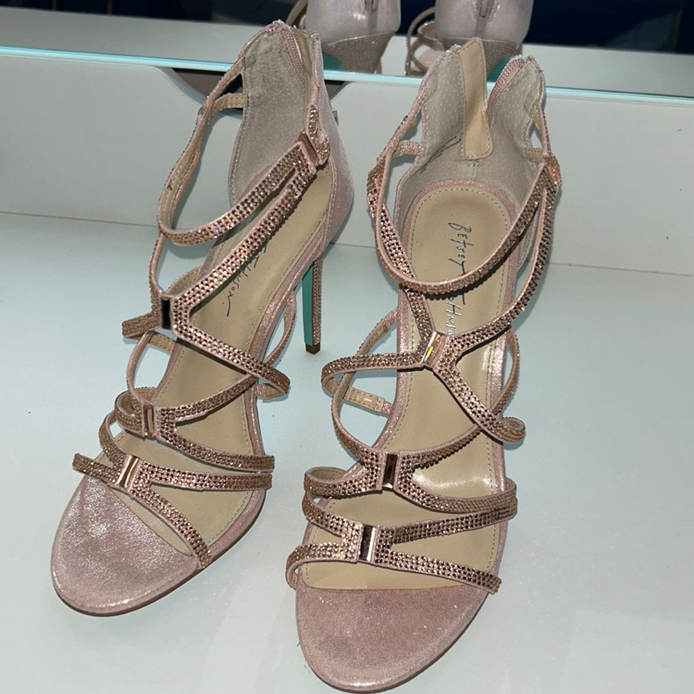 Betsy Johnson stilettos, great for a night out! Very comfy only wore on
